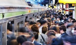 满员电车在线观看,揭秘都市生活下的情感交织与人性考验