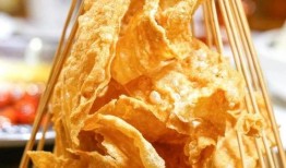 爆料火锅店炸豆皮视频,火锅店神秘制作过程曝光！