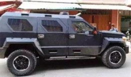 最新爆料越野车图片,豪华越野车惊艳亮相，性能与颜值并存